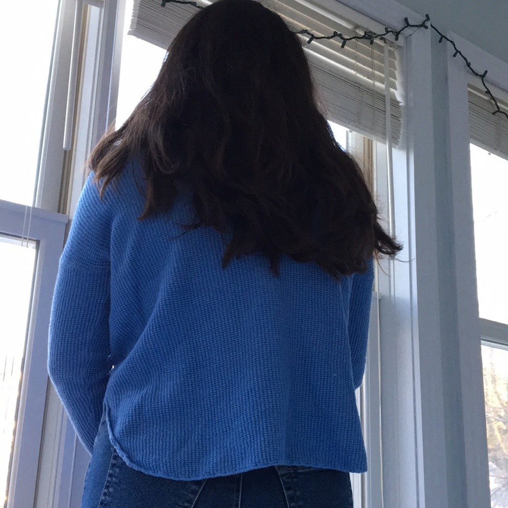sweater - Picture 3 of 4